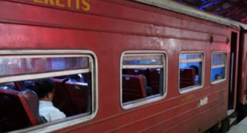 Northern Line rail traffic disrupted after night mail train derails