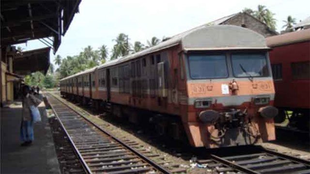 Kelani Valley trains restricted as Nawala–Narahenpita crossing closes for repairs