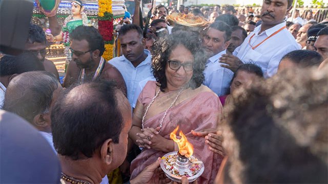 PM joins devotees as 152nd Aadi Vel chariot procession crosses Colombo