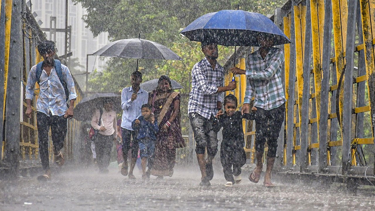 Met Department forecasts showers above 100 mm in western and central areas