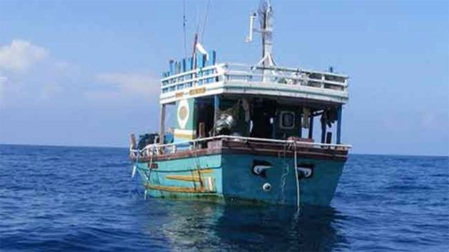 Small fishing boats barred from sea along Jaffna to Beruwala coast