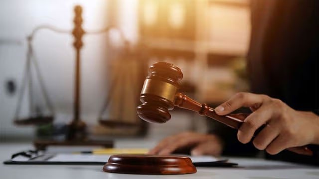 Attorney General clears draft bill to extend judges' retirement age