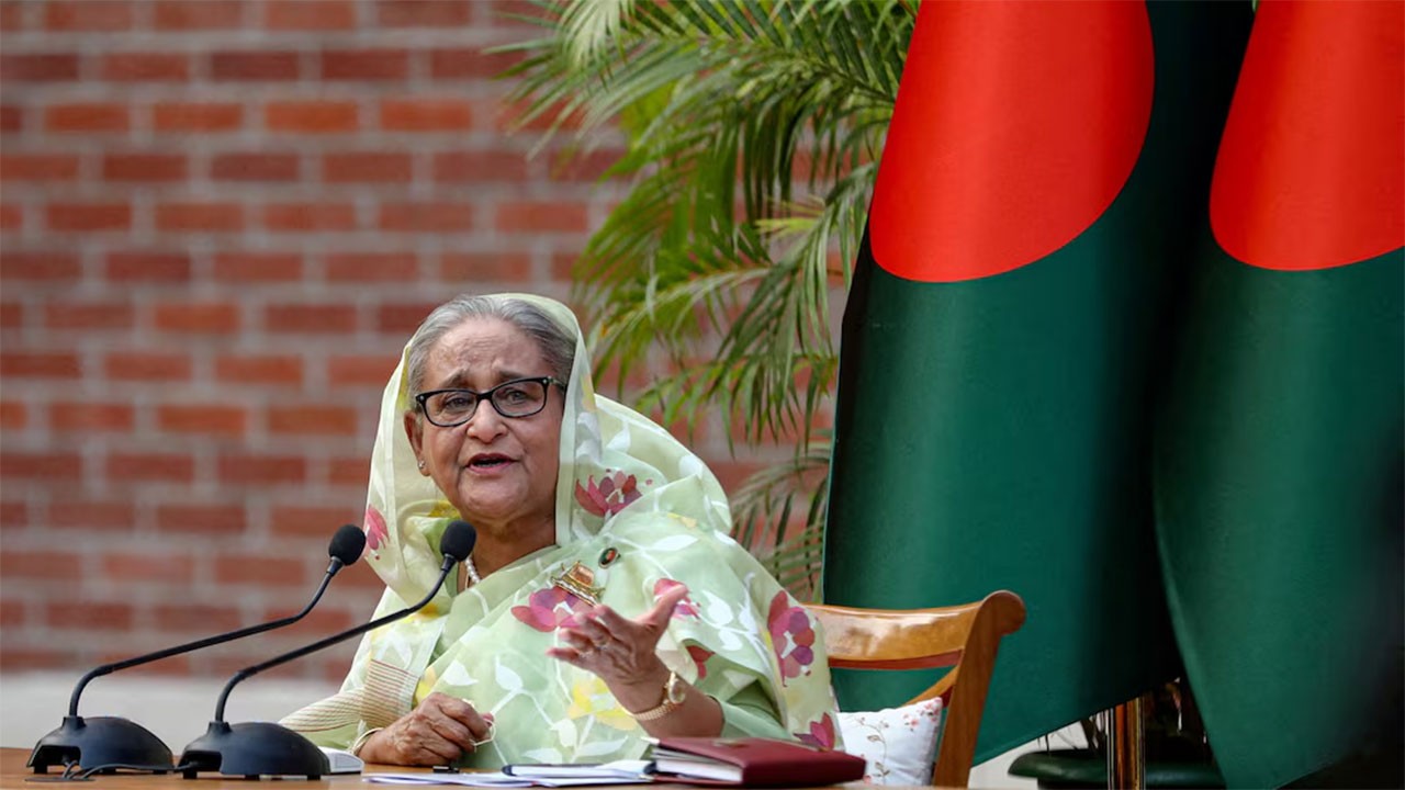Hasina says Awami League ban should be lifted, vows December return