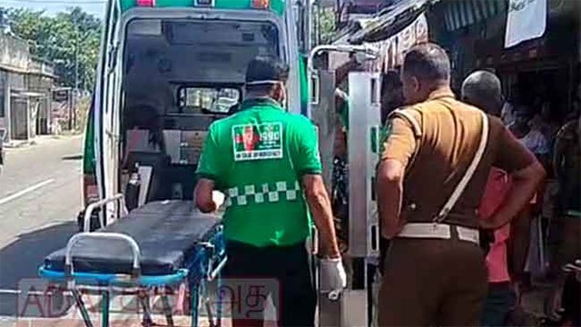 Teenager killed in motorcycle-bus collision at Mawathagama