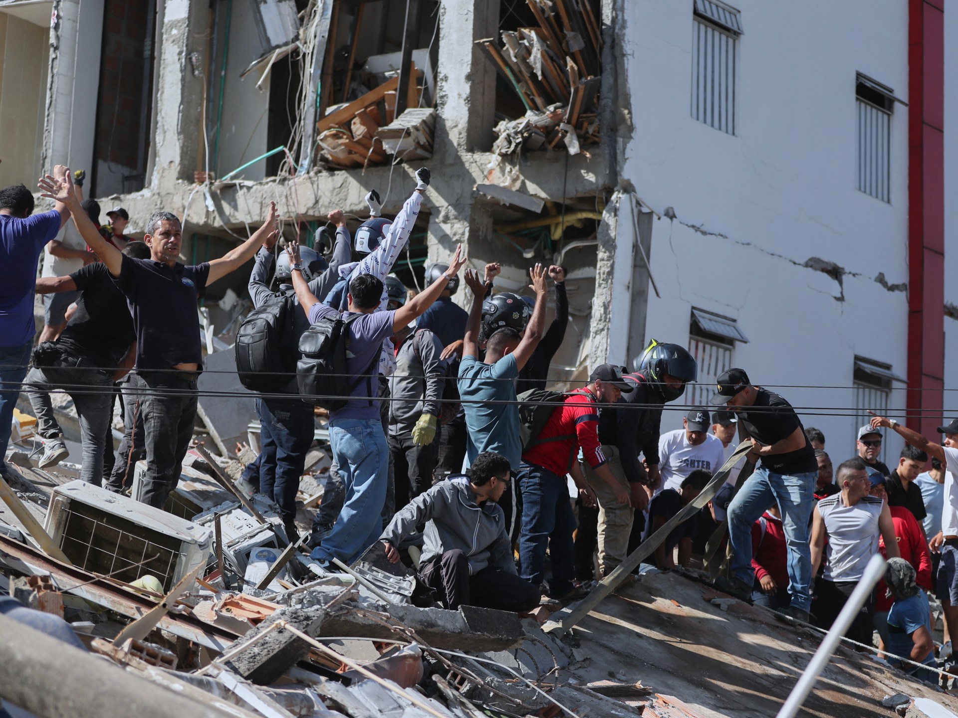 At least 132 killed as 7.4-magnitude earthquake strikes Colombia