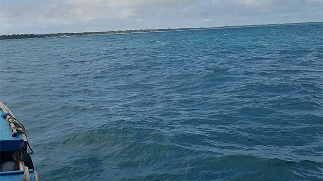Navy rescues 10 from boat that capsized off Nagadeepa on Delft route