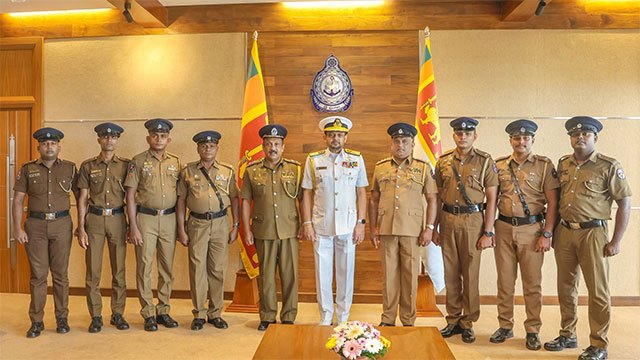 Navy commends 10 Angulana police officers over fast attack craft rescue