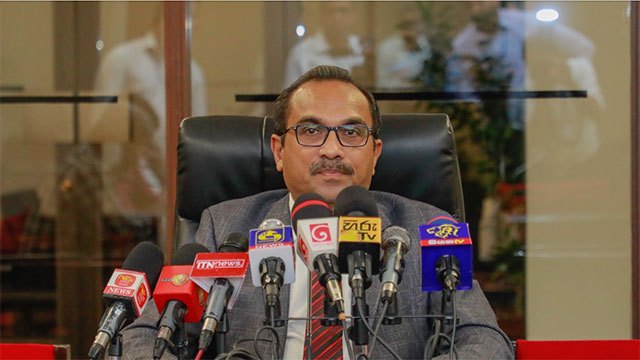 Online railway season tickets to open to private sector staff from September