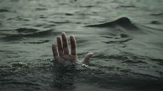 Man, 22, drowns while bathing with friends in Galpoththahena Lake