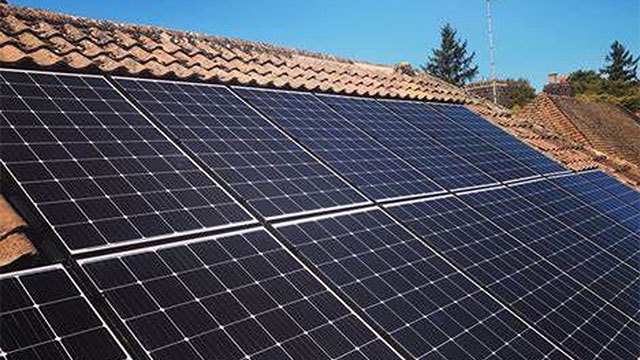 Regulator raises solar-plus-battery payments as it warns of possible power cuts