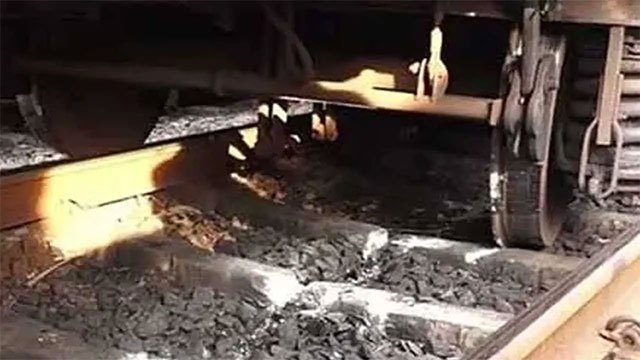 Train derails at Pothuhera, disrupting Northern Line services