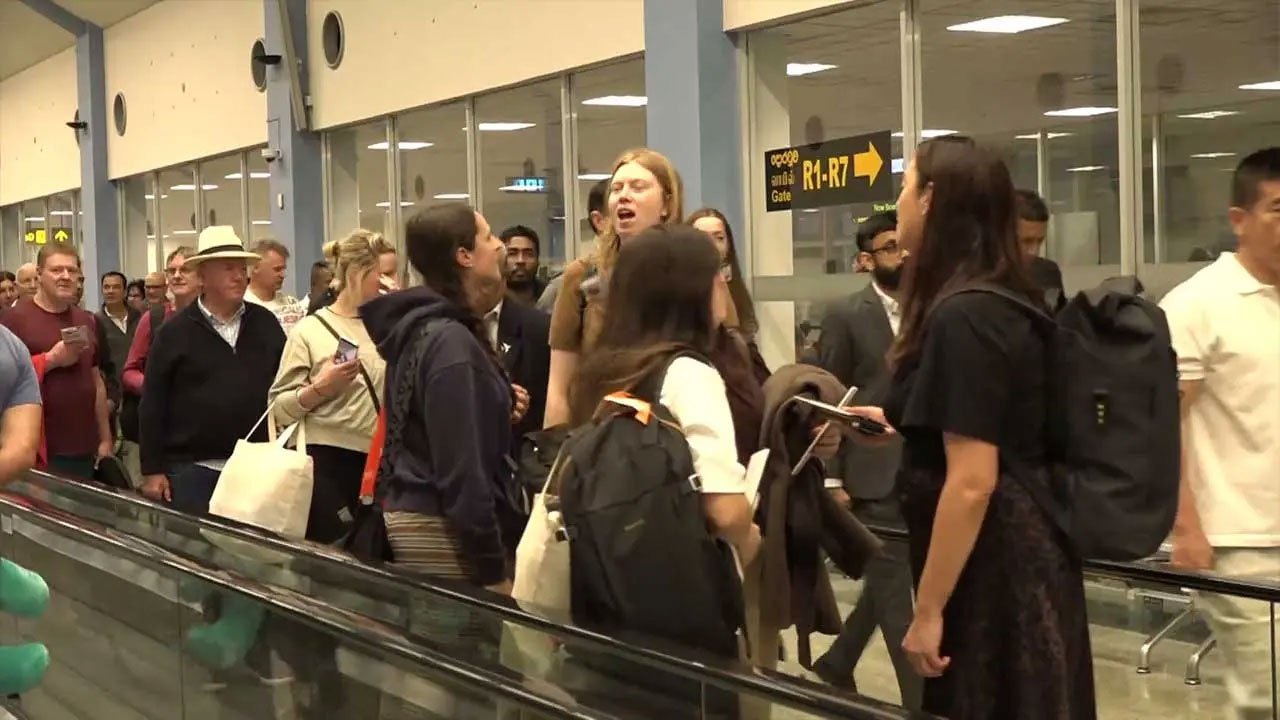 Tourist arrivals pass 1.5 million, but run 2% behind last year as SLTDA targets 2.5 million