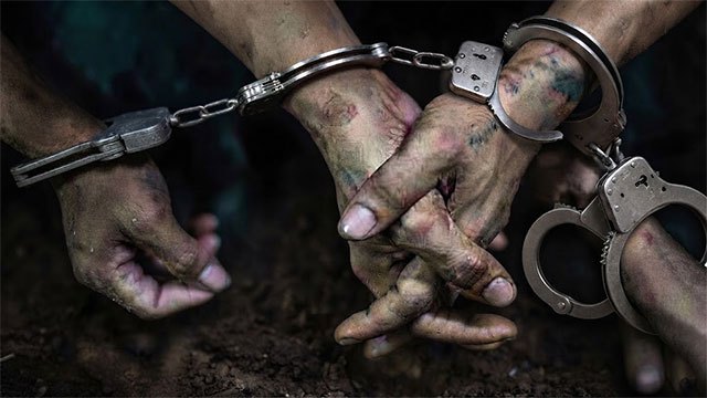 Five arrested over illegal excavation for artifacts in Hingurakgoda