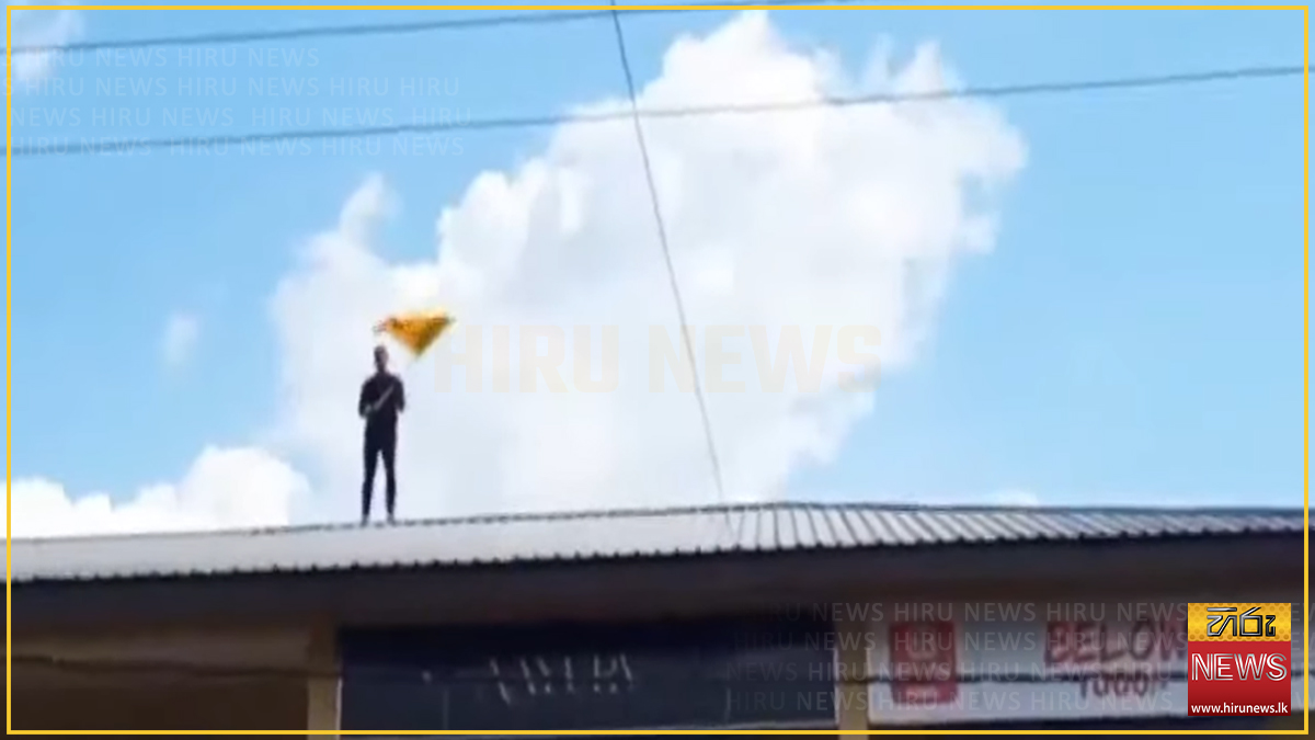 Farmer stays on Hingurakgoda rooftop for a second day as President addresses Polonnaruwa rally