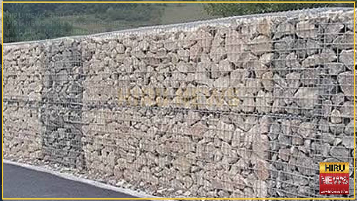 Environment Minister halts Wattala sea barrier over boundary breach