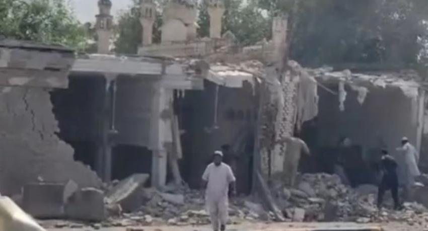 At least 16 killed as suicide bomber strikes police compound mosque in Kohat
