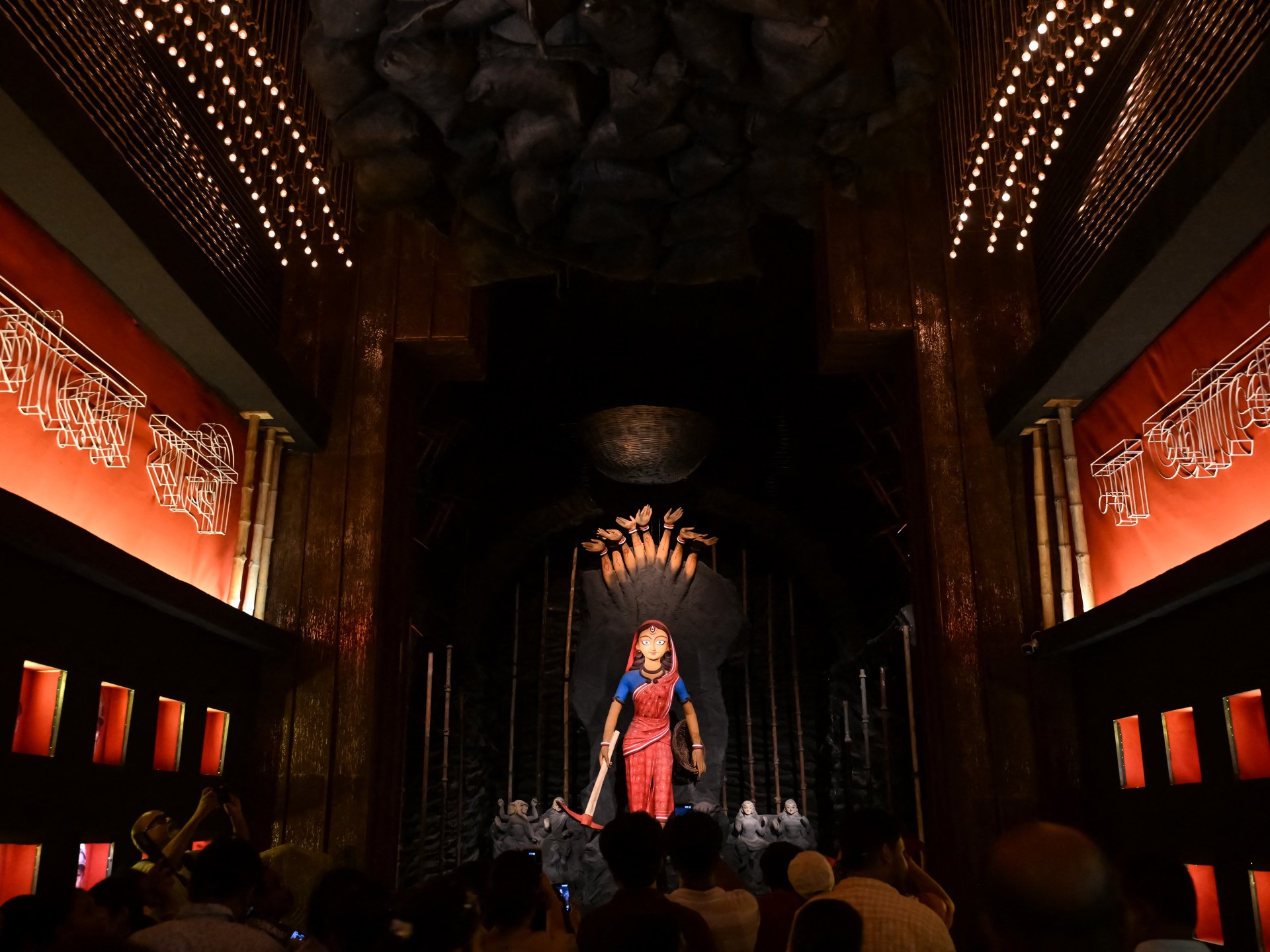 Death toll rises to 19 in Kolkata Durga Puja pandal stampede