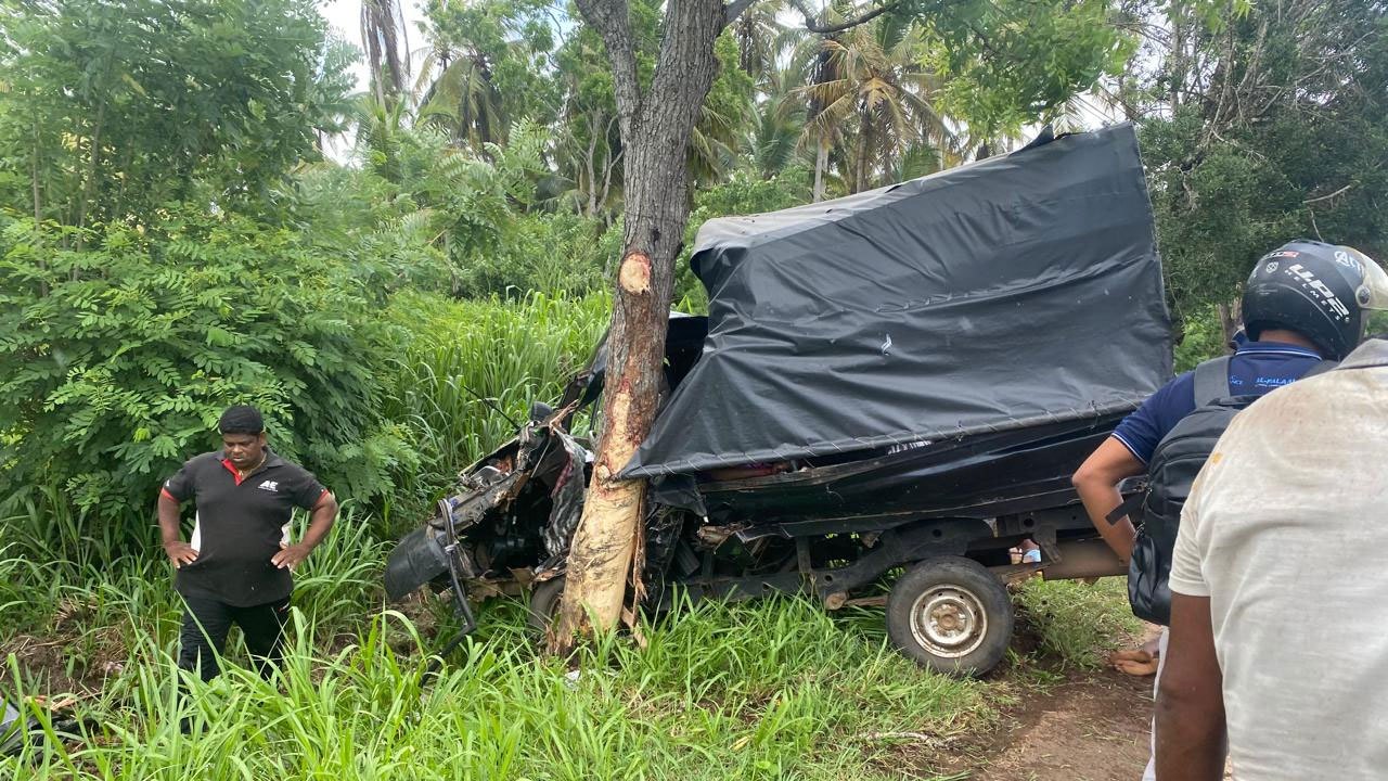Woman killed, 12 injured as Anamaduwa lorry hits tree returning from Munneswaram