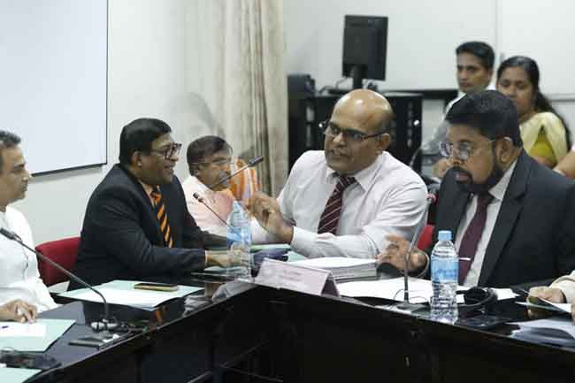 Election law review committee holds first meeting, to seek public opinions