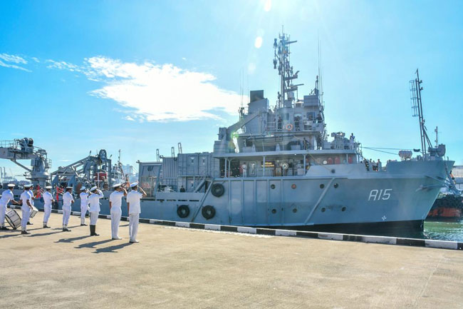 Indian Navy Ship Nireekshak Arrives in Colombo for Training Visit