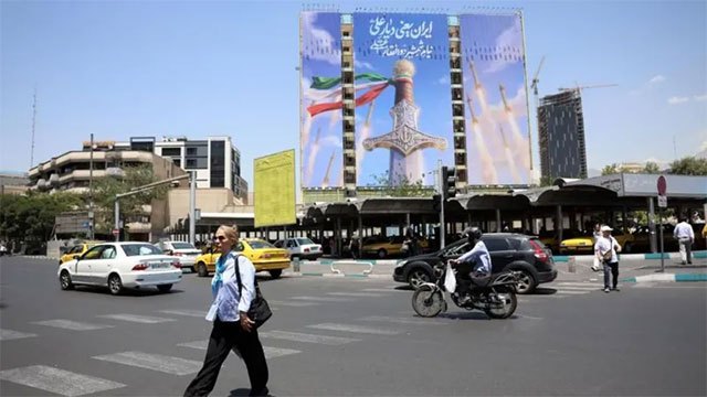 Iran says deal would reopen Hormuz as adviser claims Trump agreed to $24bn assets release