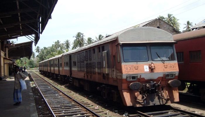 Kelani Valley line services restricted June 6–7 for Cotta Road crossing repairs