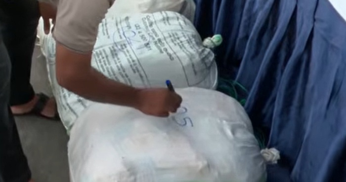 Navy Seizes 150 kg of Heroin Worth Rs. 4 Billion From Fishing Vessel