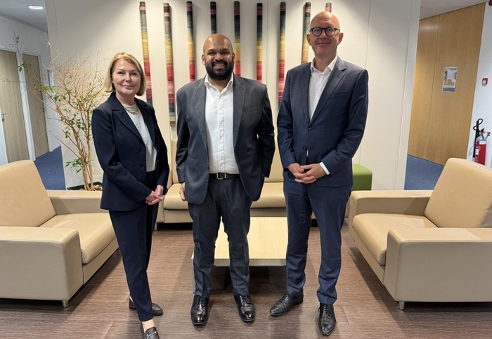 Shanakiyan raises PTA and Hiphop Sangee arrest with EEAS South Asia head in Brussels