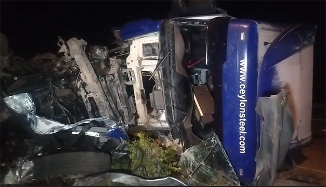 Three injured in tipper-concrete mixer crash near Sooriyawewa Interchange