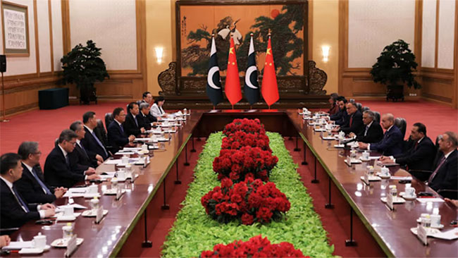Xi meets Pakistan PM Sharif in Beijing as Iran war mediation drags on